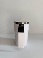 Stainless steel thermos cup with handle, anti-tipping, magic suction cup to prevent tipping.